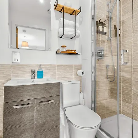 Apartamento Modern 2br Urban Nest In Salford, For 4 *