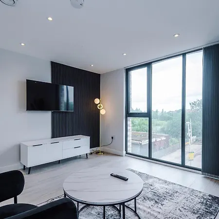 Stylish 1-bed Fast Wi-fi Easy Access To 맨체스터