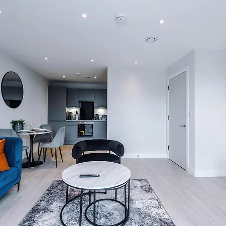 Διαμέρισμα Stylish 1-bed Fast Wi-fi Easy Access To *