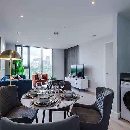 Modern 2br Parking Great Location & Amenities דירה מנצ'סטר