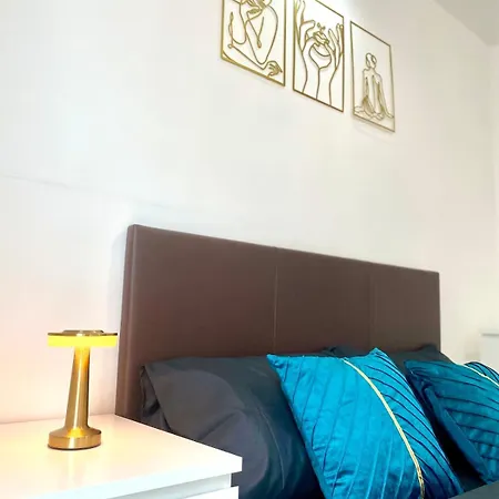 Daire Lux Stylish 2 Bed High Rise With Parking And Balcony *