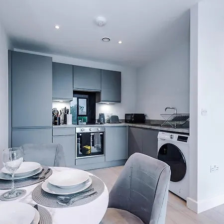 Stylish 1-bed Fast Wi-fi Easy Access To 아파트 *