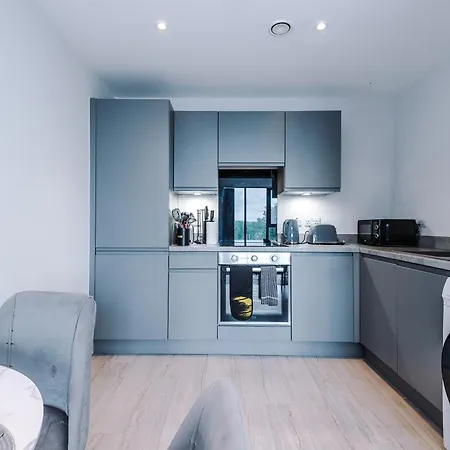 아파트 Stylish 1-bed Fast Wi-fi Easy Access To *