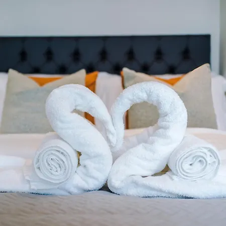 Modern 2br Parking Great Location & Amenities *