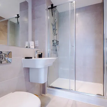 Modern 2br Parking Great Location & Amenities Apartamento Manchester