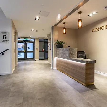 Modern 2br Urban Nest In Salford, For 4 Apartament