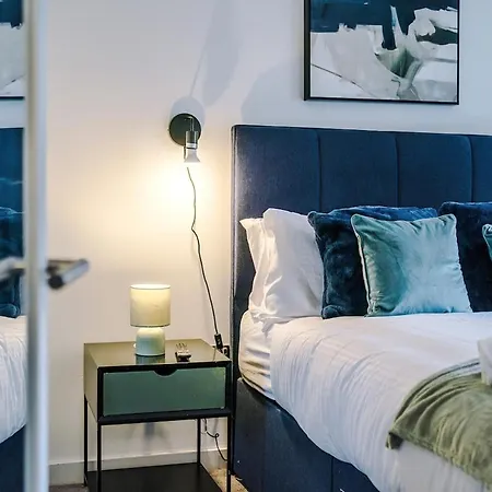 Centre, Salford Luxury