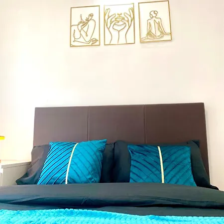 Lux Stylish 2 Bed High Rise With Parking And Balcony Lägenhet