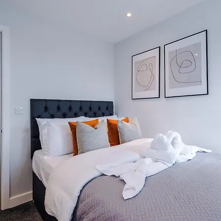 Modern 2br Parking Great Location & Amenities מנצ'סטר