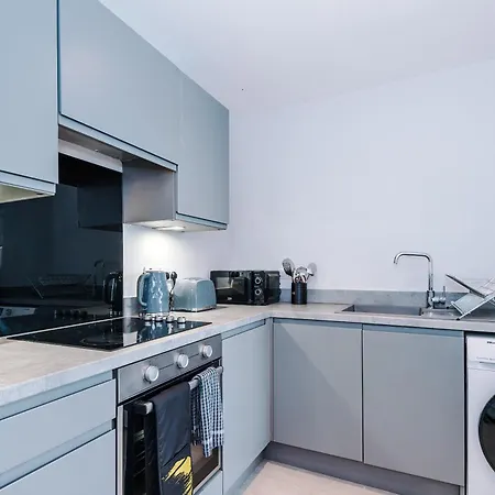 Stylish 1-bed Fast Wi-fi Easy Access To * 맨체스터