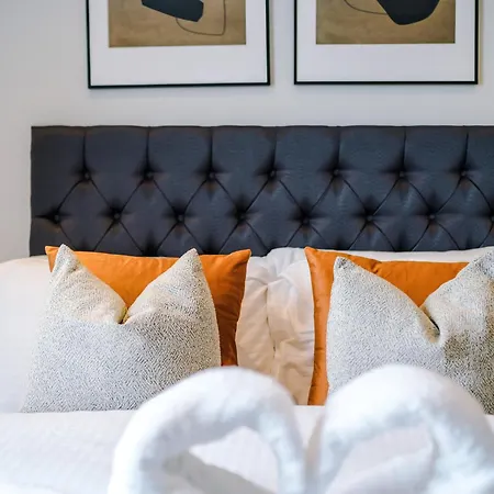 Modern 2br Parking Great Location & Amenities * Manchester