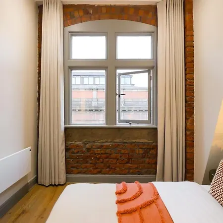 Brooklyn At The Heim Mánchester