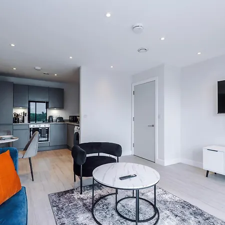Stylish 1-bed Fast Wi-fi Easy Access To