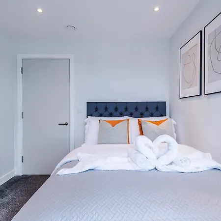 Modern 2br Parking Great Location & Amenities Μάντσεστερ