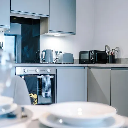 Stylish 1-bed Fast Wi-fi Easy Access To 아파트