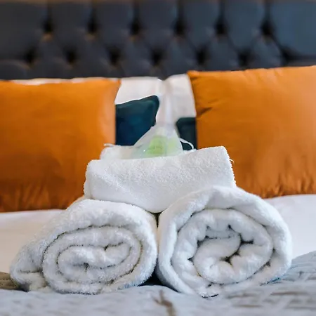 Stylish 1-bed Fast Wi-fi Easy Access To *