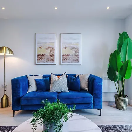 Modern 2br Parking Great Location & Amenities * Manchester