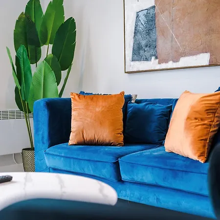 Stylish 1-bed Fast Wi-fi Easy Access To *