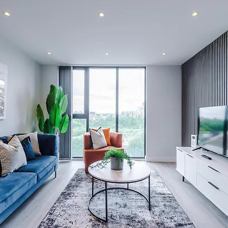 Modern 2br Parking Great Location & Amenities מנצ'סטר