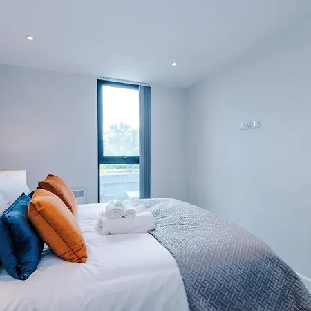 Stylish 1-bed Fast Wi-fi Easy Access To