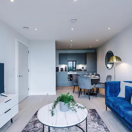 Modern 2br Parking Great Location & Amenities Μάντσεστερ