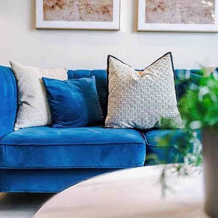 Modern 2br Parking Great Location & Amenities مانشستر