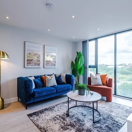 Modern 2br Parking Great Location & Amenities * מנצ'סטר