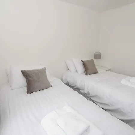 Riverside Villas * Manchester