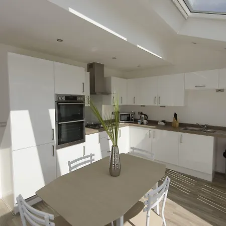 Riverside * סלפורד