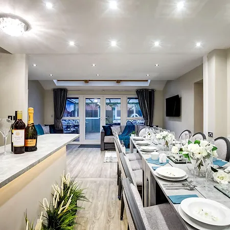 Riverside Villas * Солфорд