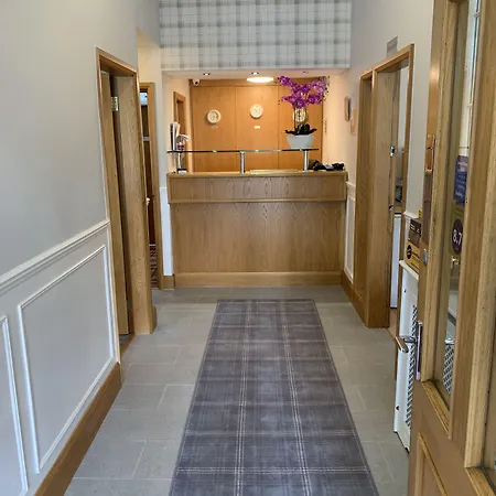 Westlynn Hotel & Apartments Free Parking Near Manchester Centre Hotel 3*