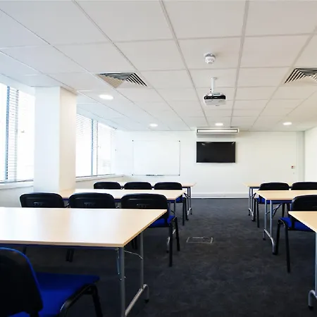 Staycity Piccadilly Apartahotel