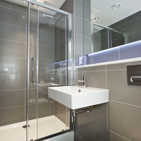 Staycity Piccadilly 4*