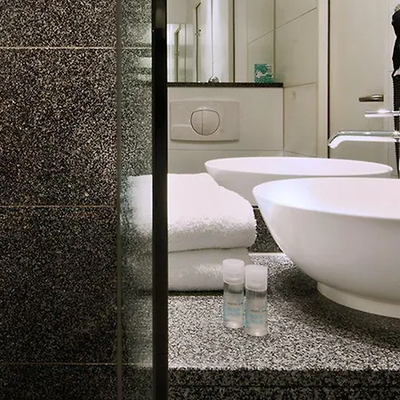 Hotel One Manchester-royal Exchange 3*