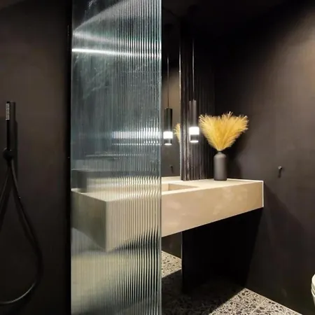 Apartman Noir By The Heim *