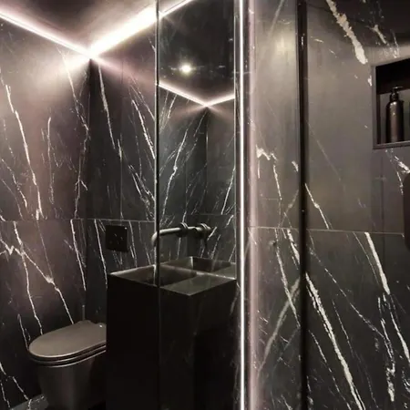 Noir By The Heim * 曼彻斯特