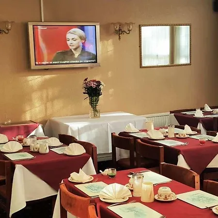 The Fallowfield Hotel 2*