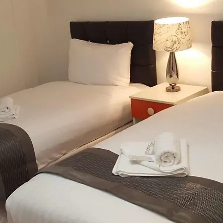 The Fallowfield 2* Manchester