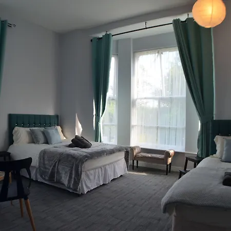 Queens Guest house Manchester