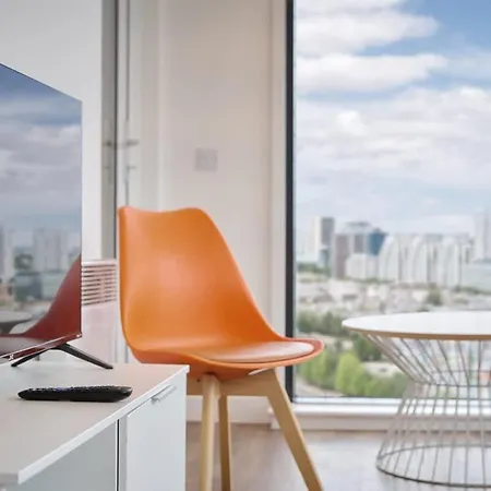 2 Bed Ensuite With Fantastic Night View And Old Trafford Stadium *