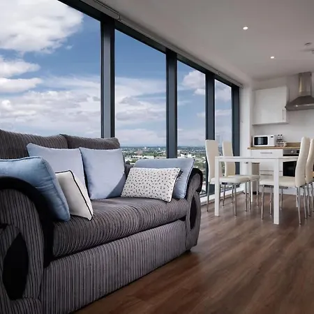 2 Bed Ensuite With Fantastic Night View And Old Trafford Stadium Manchester