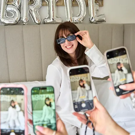 Chic Family With Garden Fire Pit & Event Space, Hot Tub