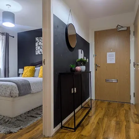 Lord Street With Free Parking & Wifi- Salford Uni, Victoria Station, Ao Arena شقة مانشستر
