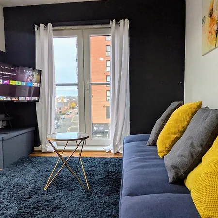 Lord Street With Free Parking & Wifi- Salford Uni, Victoria Station, Ao Arena شقة