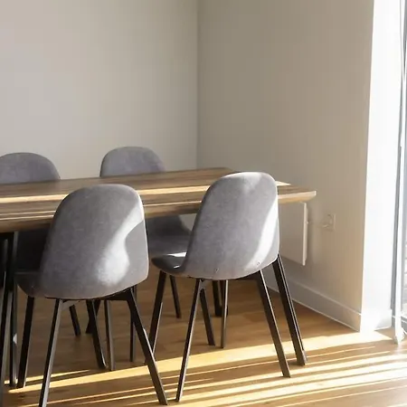 Stylish 3-bed Near Victoria 公寓 *