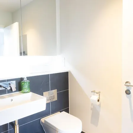 Park View 3 Bed Ensuite Only 5 Min Walk To Arndale