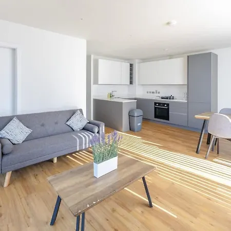 Stylish 3-bed Near Victoria * Μάντσεστερ