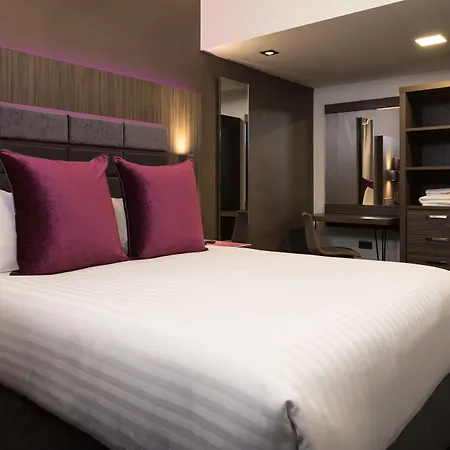 Roomzzz Victoria Manchester