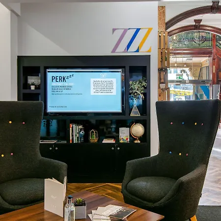 Roomzzz Victoria Appart hôtel 4*