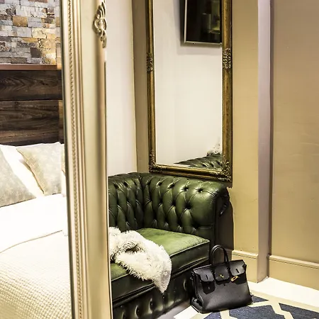 The Cow Hollow Hotel Manchester